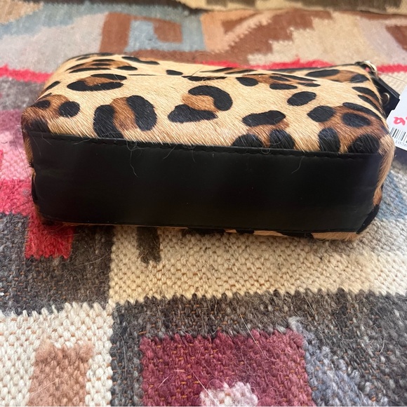 π·οΈππ totw β’ leopard print black leather calf skin wristlet - Picture 4 of 9